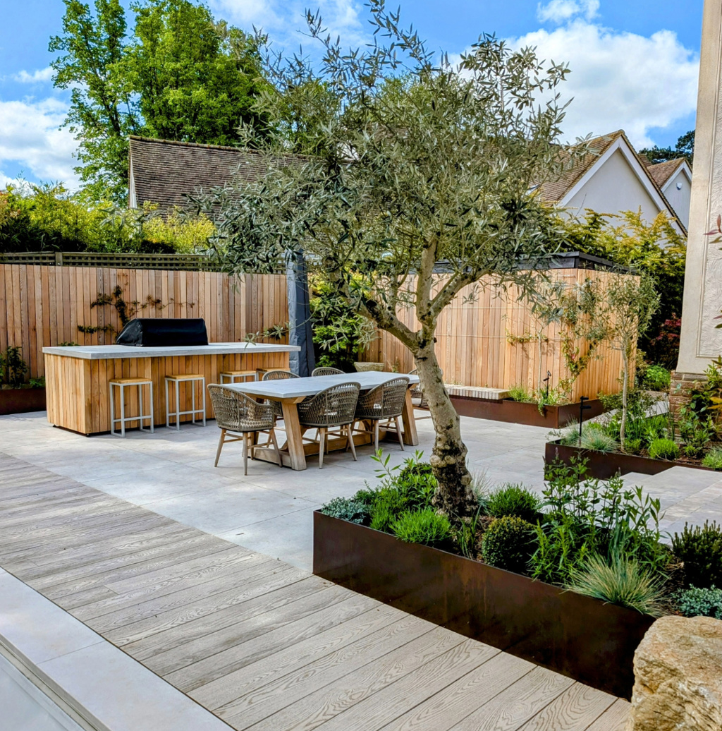 Kitchen & Dining Area