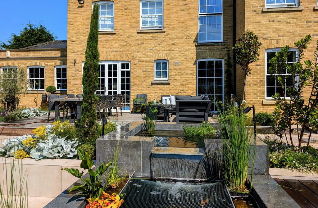 Dining Area & Koi Pond