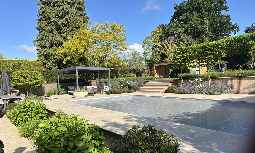 Indoor-Outdoor Living 1