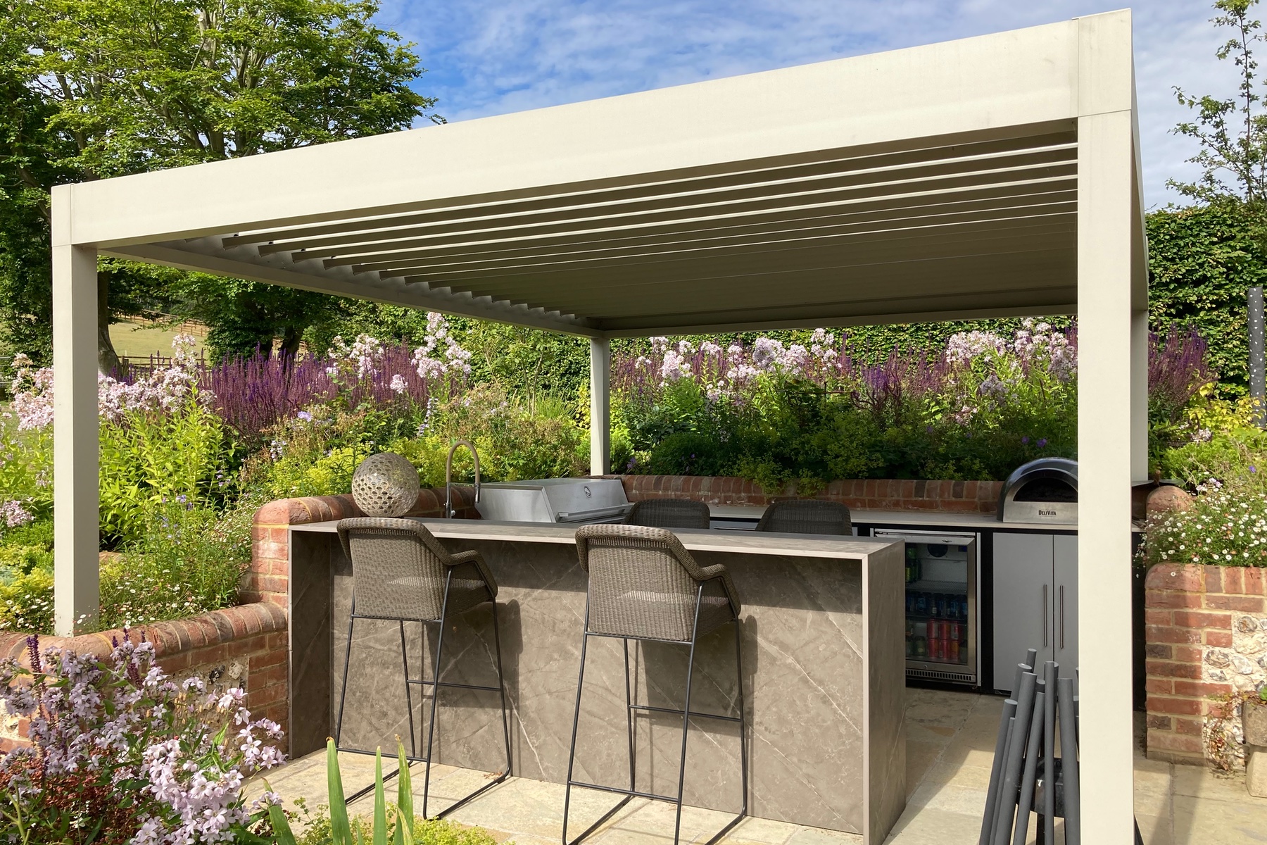Bo Cook Landscape & Garden Design Outdoor Kitchen Bar