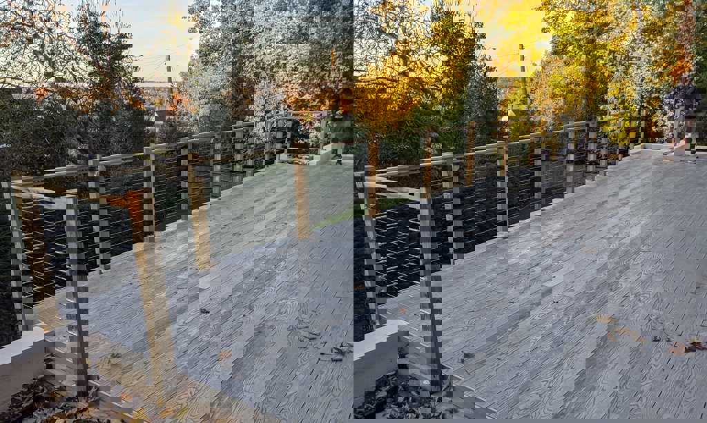 Millboard floating deck