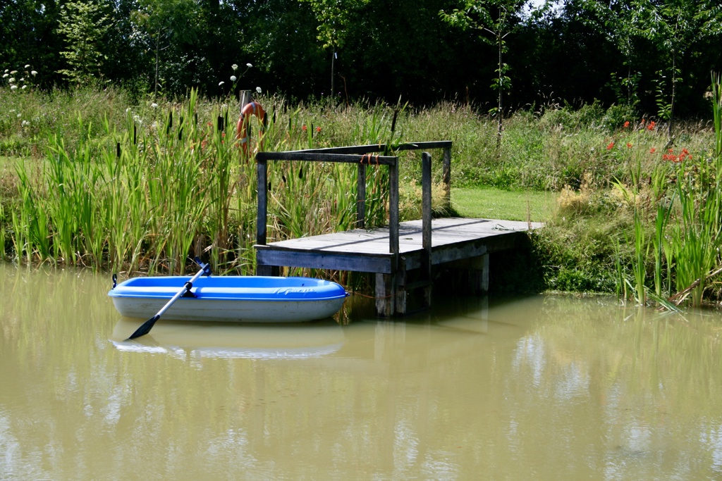 A rural retreat with water