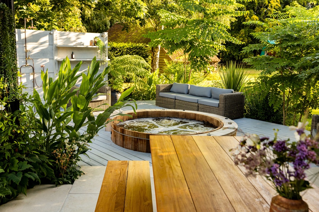 Spa garden with outdoor shower and jacuzzi