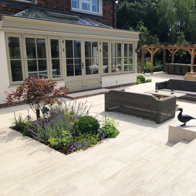 Impressive Classic Contemporary Garden