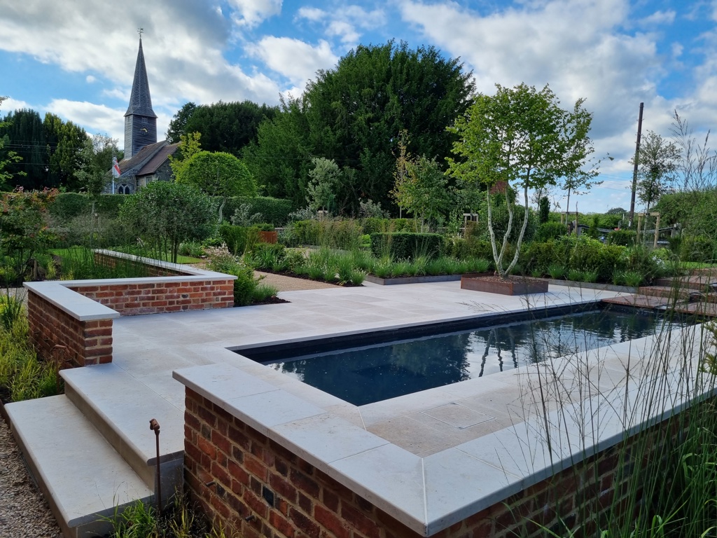 A Contemporary Elizabethan-Inspired Garden   