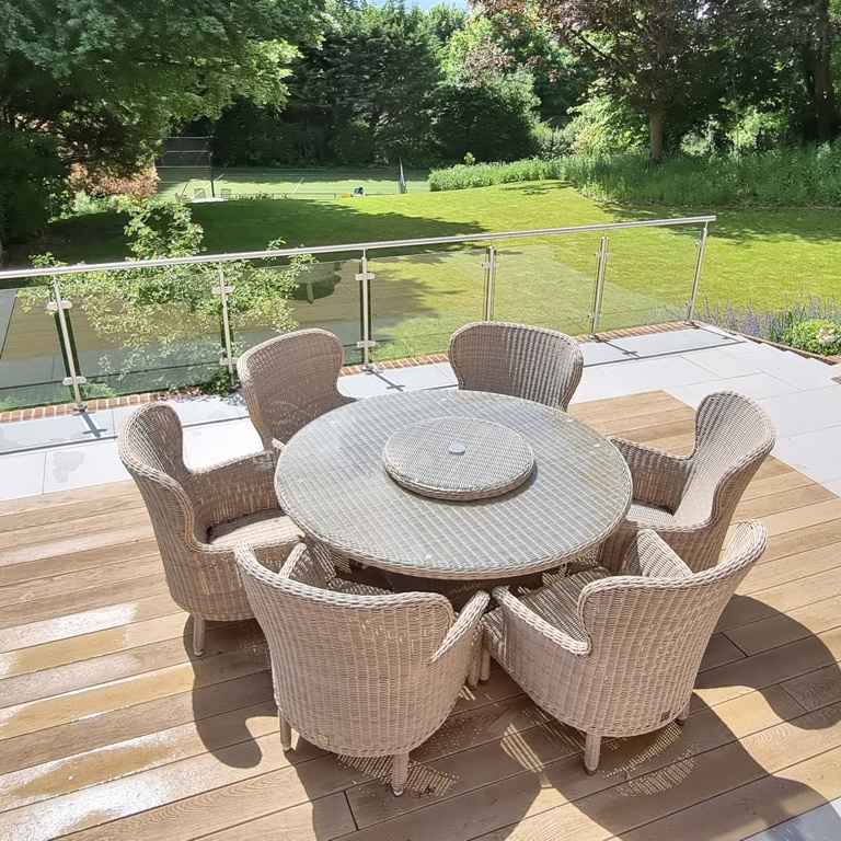 Outdoor kitchen area