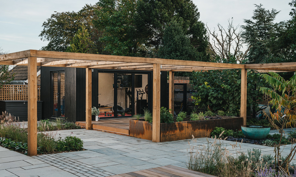 Pergola with raised Corten planter