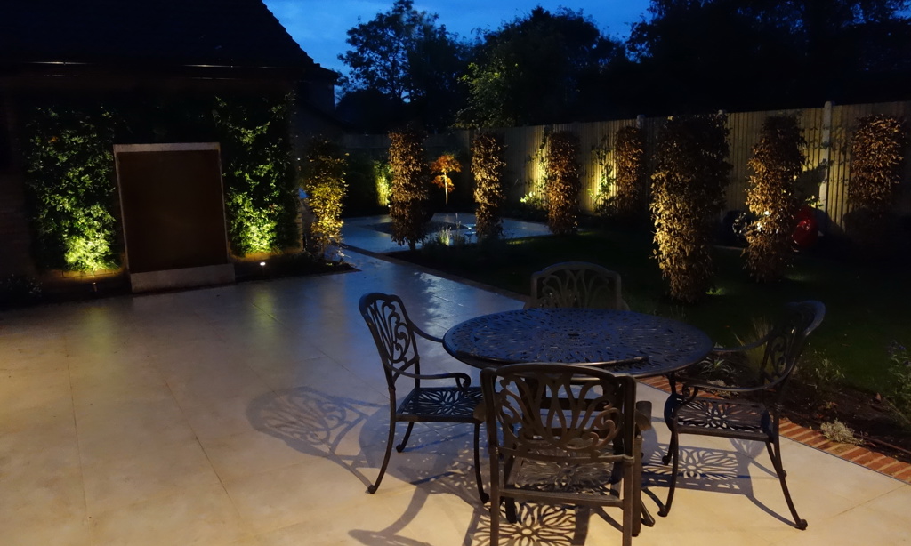 Watertower garden – Uxbridge – Lighting