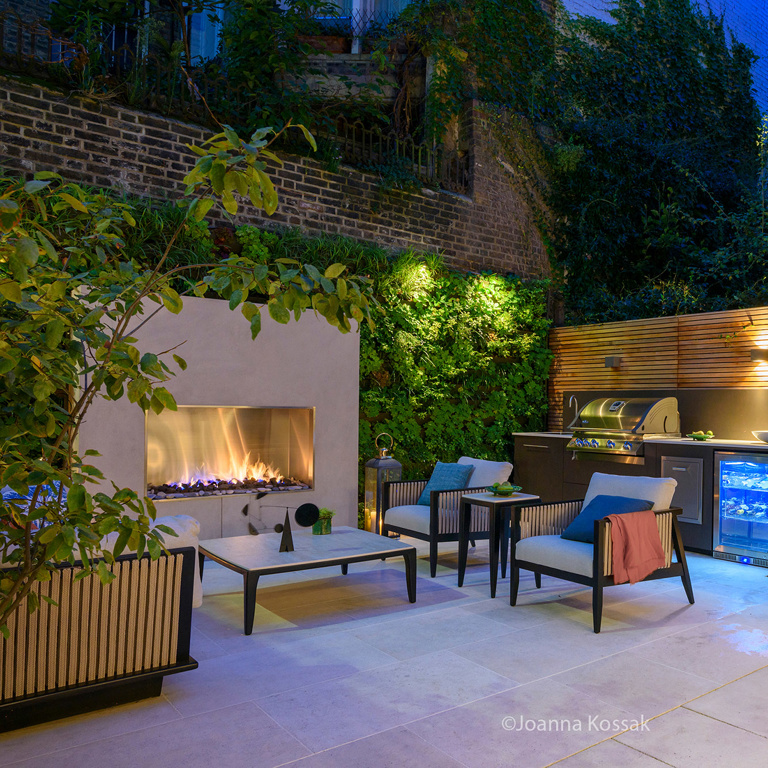 Contemporary Kensington Courtyard