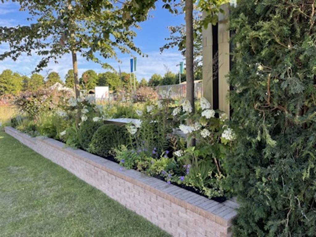 hamton court flower show