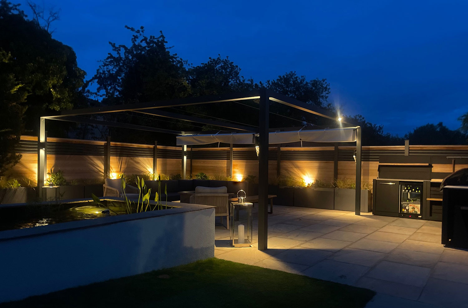 Entertaining into the evening with garden lighting