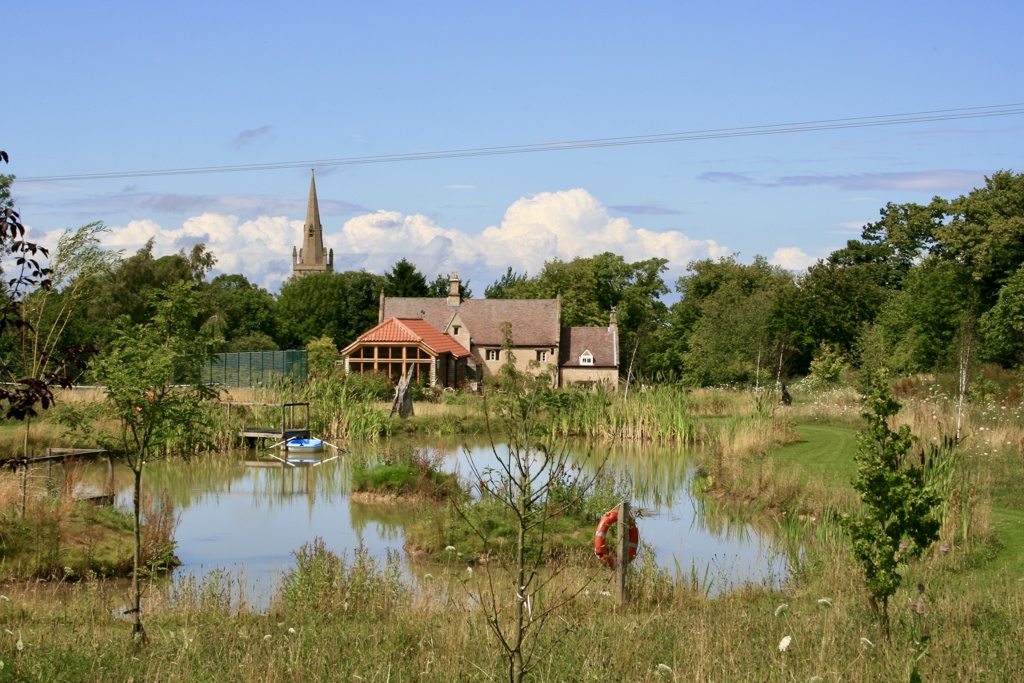 A rural retreat with water