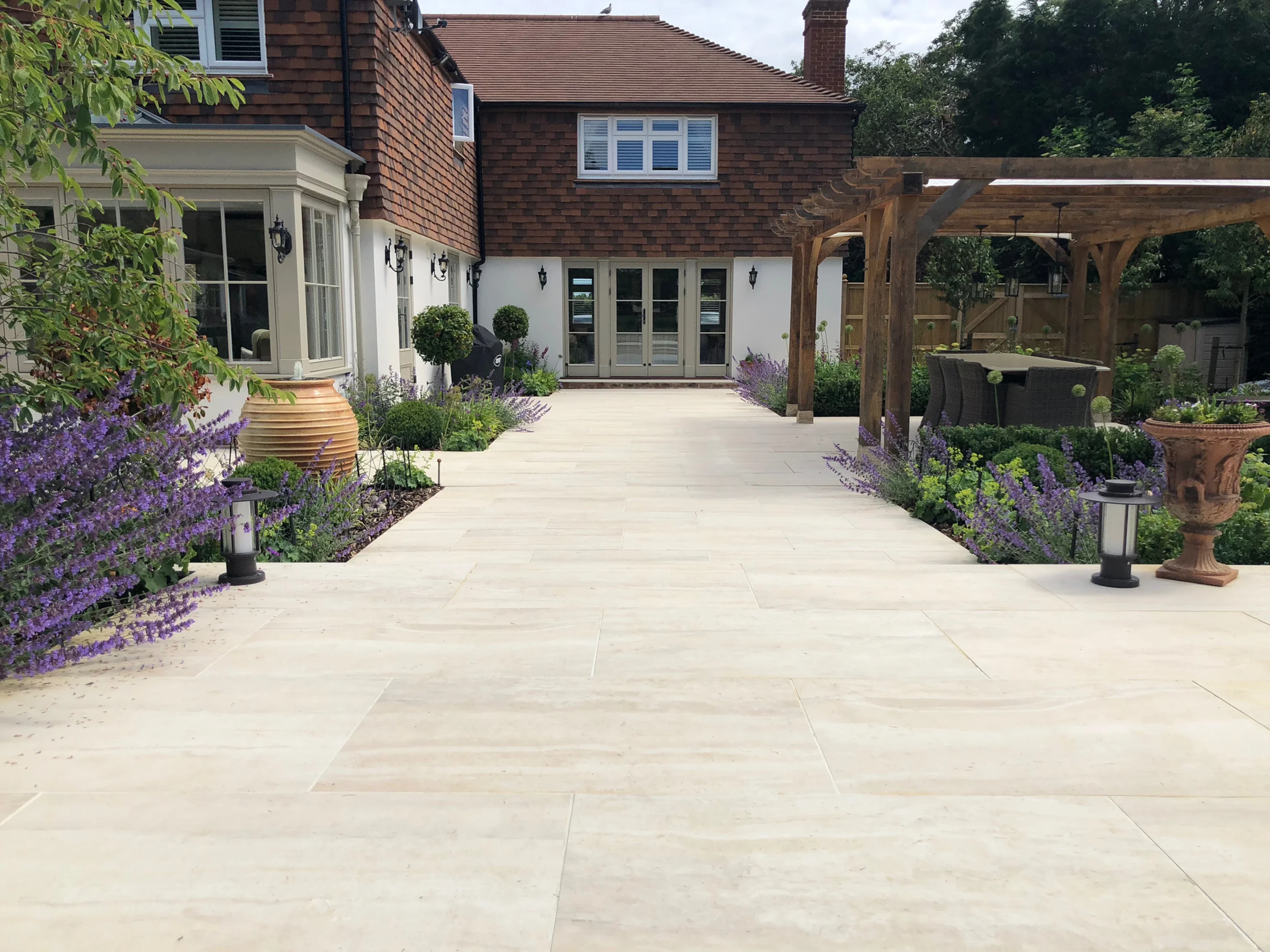  Impressive Classic Contemporary Garden