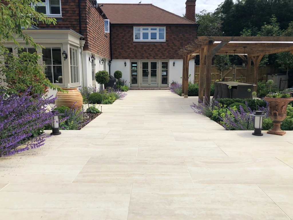 Impressive Classic Contemporary Garden
