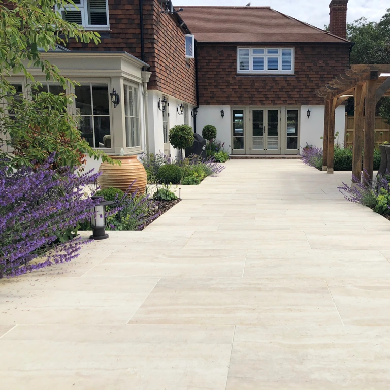 Impressive Classic Contemporary Garden