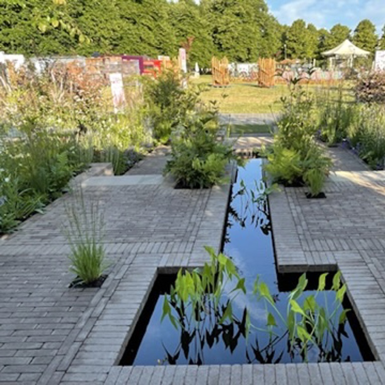 hamton court flower show
