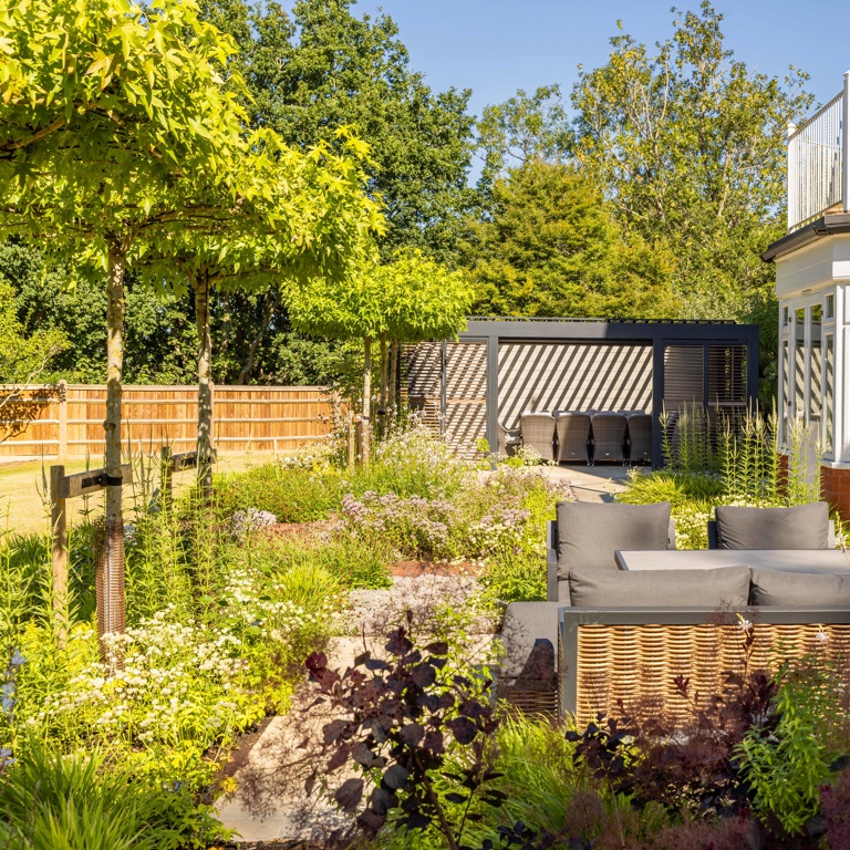 Entertaining terrace for family dining