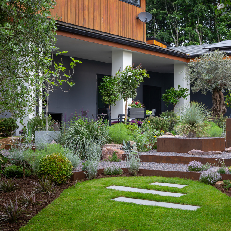 The Contemporary Courtyard Garden